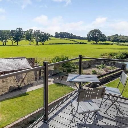 Henrhiw Farm House At Henrhiw Farm Cottages Usk Exterior photo